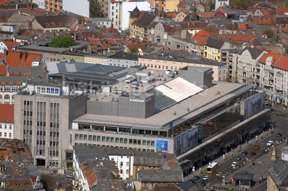 Berlin von oben - Blick auf den Hermannplatz mir dem Karstadt-Kaufhaus