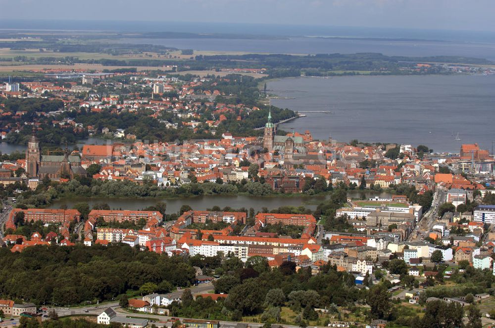 Stralsund aus der Vogelperspektive: Blick auf das historische Stadtzentrum der alten Hansestadt Stralsund