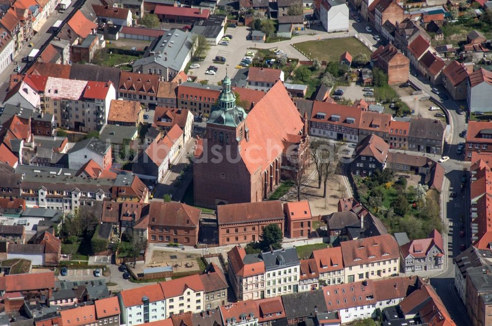 Wittstock von oben - Blick auf den historischen Stadtkern von Wittstock im Bundesland Brandenburg