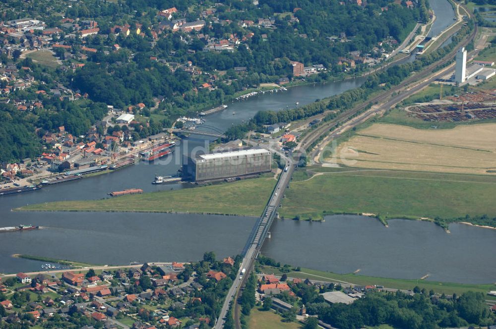 Lauenburg aus der Vogelperspektive: Blick auf die Hitzler Werft in der Bahnhofsstraße 24 in Lauenburg an der Elbe in Schleswig-Holstein, Kontakt: www