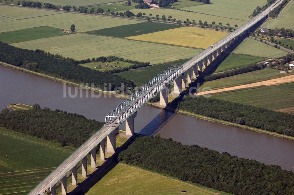 Brunsbüttel aus der Vogelperspektive: Blick auf die Hochbrücke bei Brunsbüttel