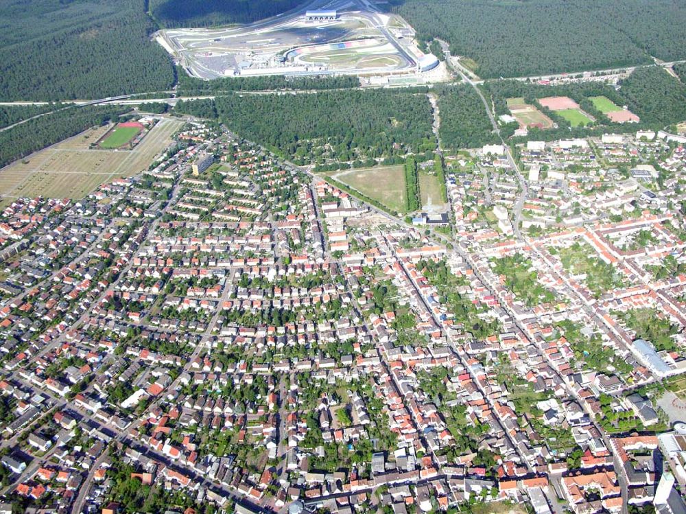 Luftbild Hockenheim / Baden-Württemberg - Blick auf Hockenheimring und im Hintergrund der Hockenheimring.