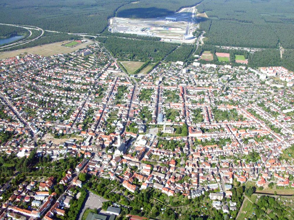 Hockenheim / Baden-Württemberg aus der Vogelperspektive: Blick auf Hockenheimring und im Hintergrund der Hockenheimring.