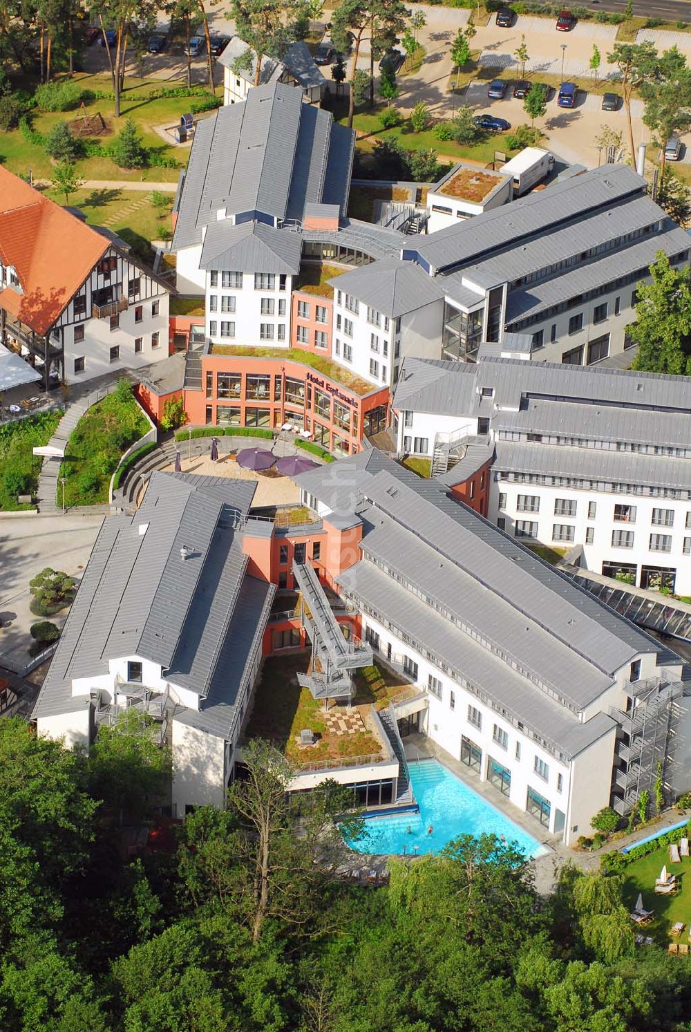 Luftaufnahme Bad Saarow - Blick auf das Hotel Esplanade am Scharmützelsee in Bad Saarow