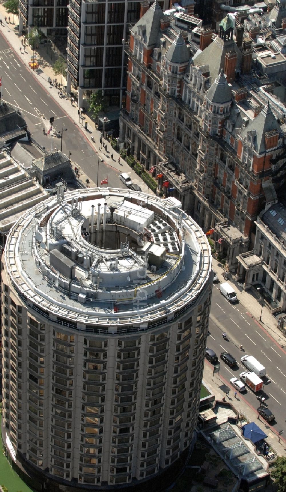 Luftaufnahme London - Blick auf das Hotel Sheraton Park Tower in London