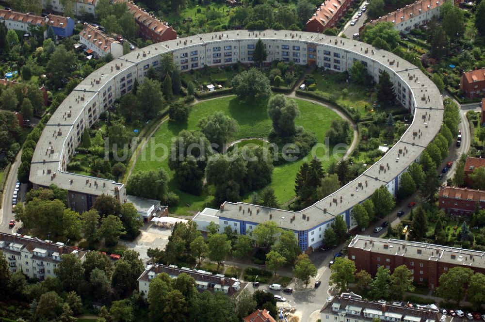 Luftbild Berlin - Blick auf die Hufeisensiedlung in Britz