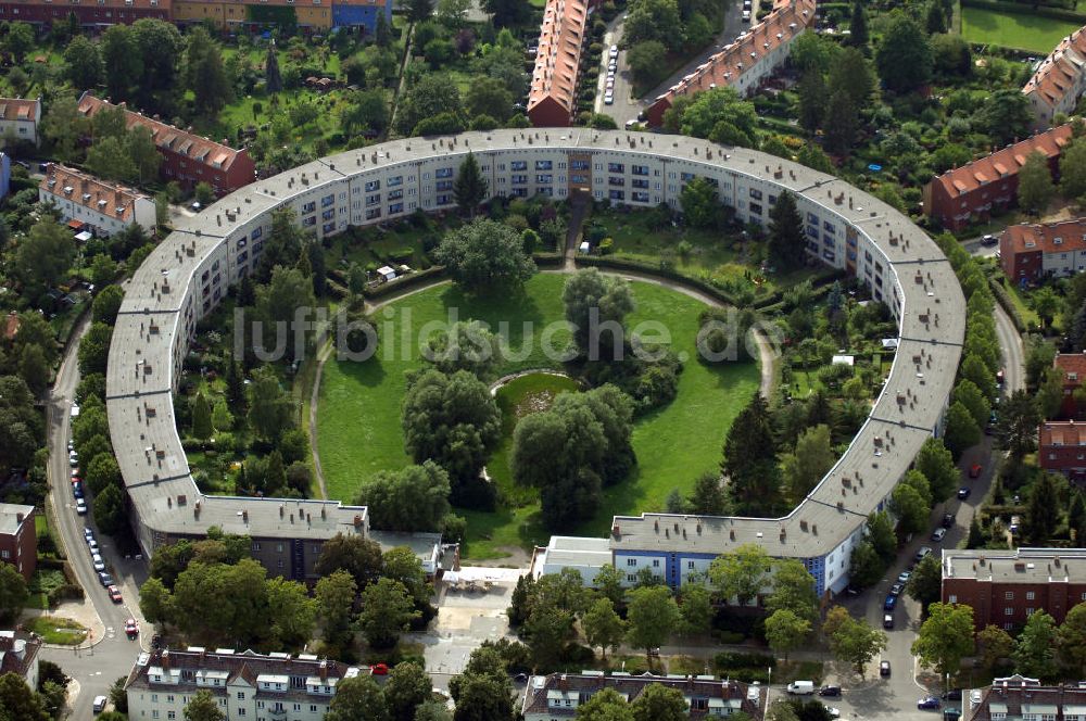 Berlin von oben - Blick auf die Hufeisensiedlung in Britz