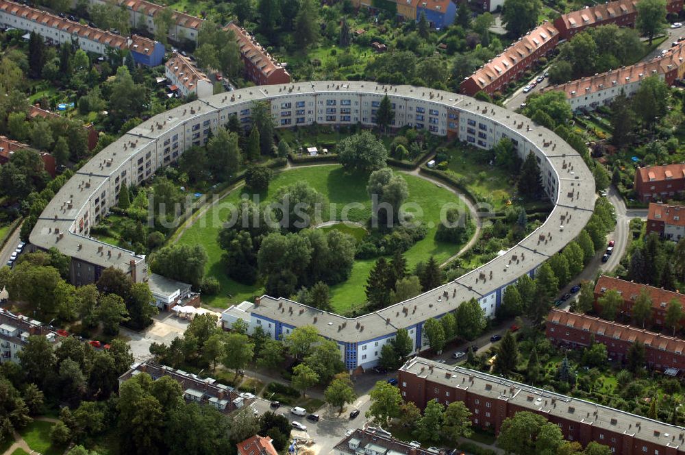 Berlin aus der Vogelperspektive: Blick auf die Hufeisensiedlung in Britz