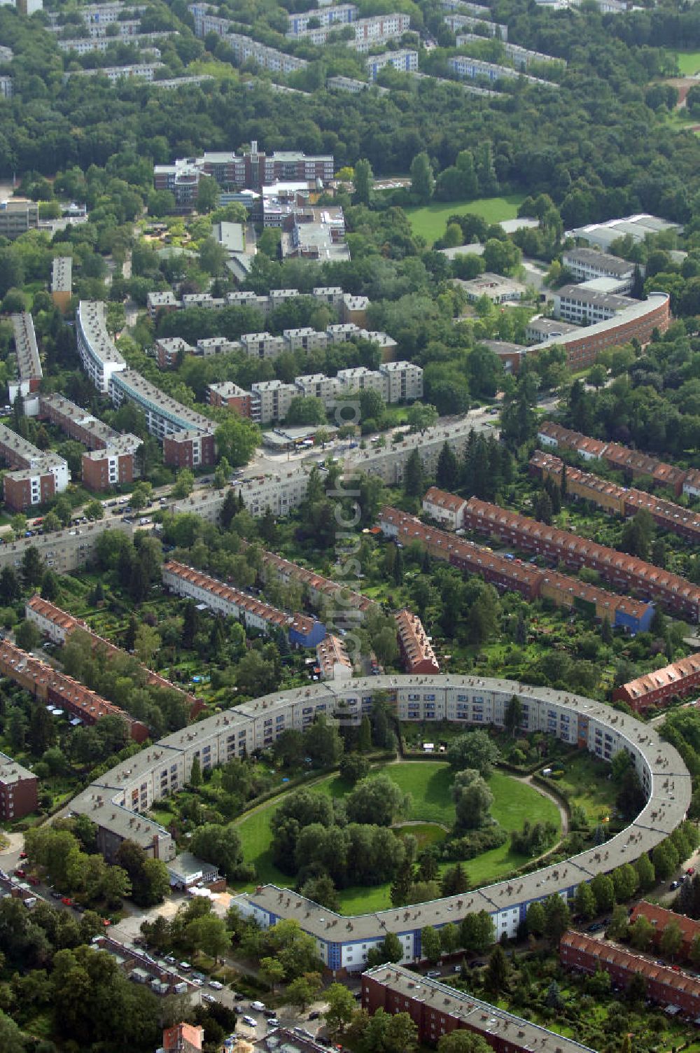 Luftbild Berlin - Blick auf die Hufeisensiedlung in Britz