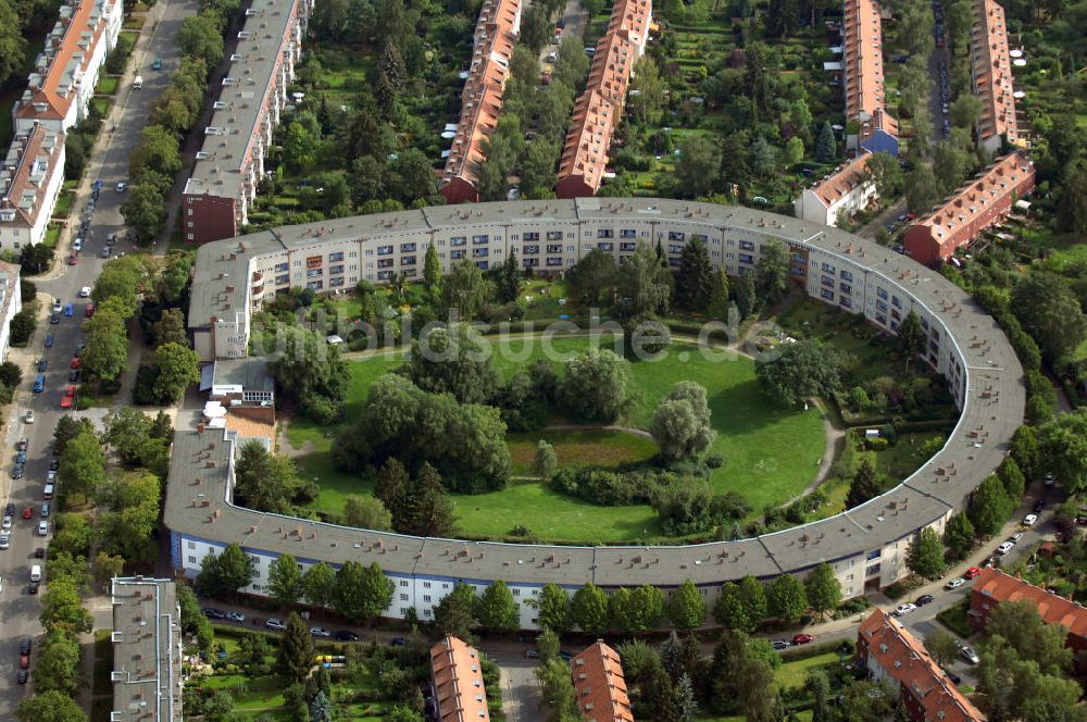 Luftaufnahme Berlin - Blick auf die Hufeisensiedlung in Britz