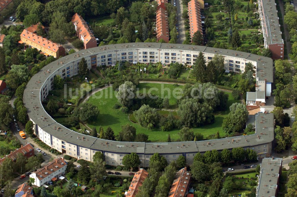 Berlin von oben - Blick auf die Hufeisensiedlung in Britz