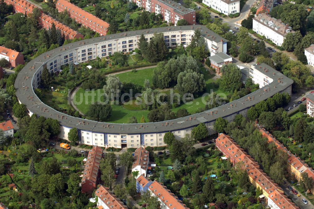 Luftbild Berlin - Blick auf die Hufeisensiedlung in Britz