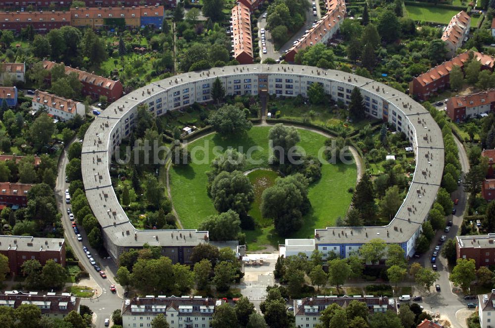 Luftaufnahme Berlin - Blick auf die Hufeisensiedlung in Britz