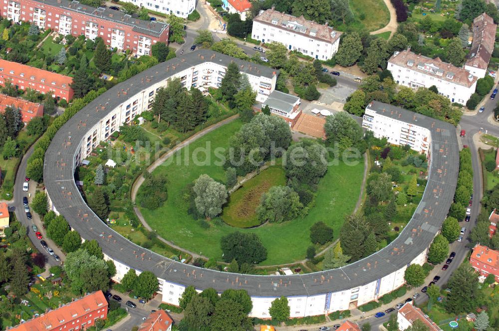 Berlin aus der Vogelperspektive: Blick auf die Hufeisensiedlung in Britz