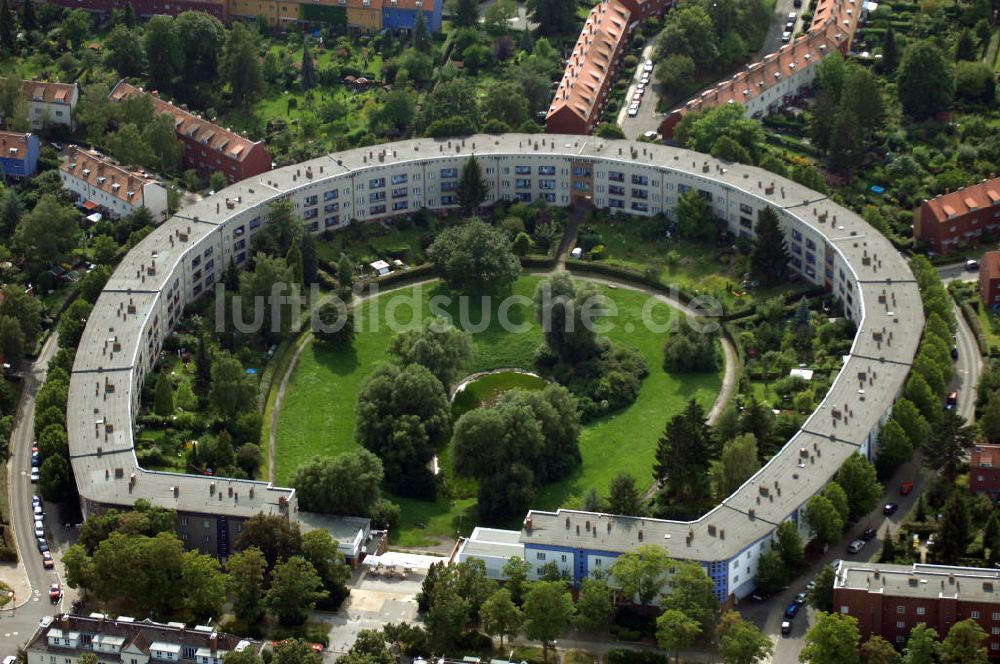 Berlin von oben - Blick auf die Hufeisensiedlung in Britz