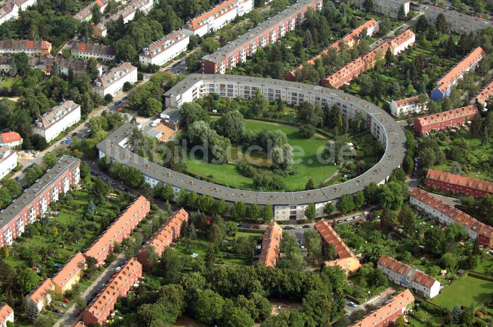 Luftbild Berlin - Blick auf die Hufeisensiedlung in Britz