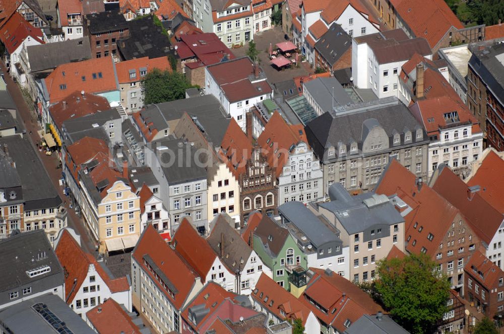 Rostock aus der Vogelperspektive: Blick auf Häuserzeile der Kröpeliner Straße Rostock