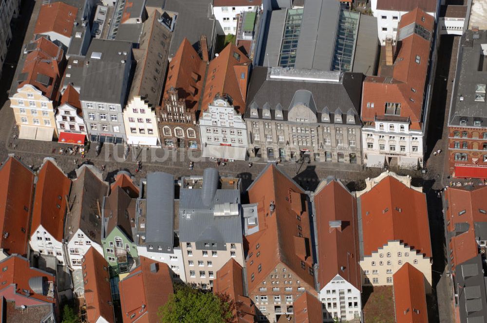 Luftbild Rostock - Blick auf Häuserzeile der Kröpeliner Straße Rostock