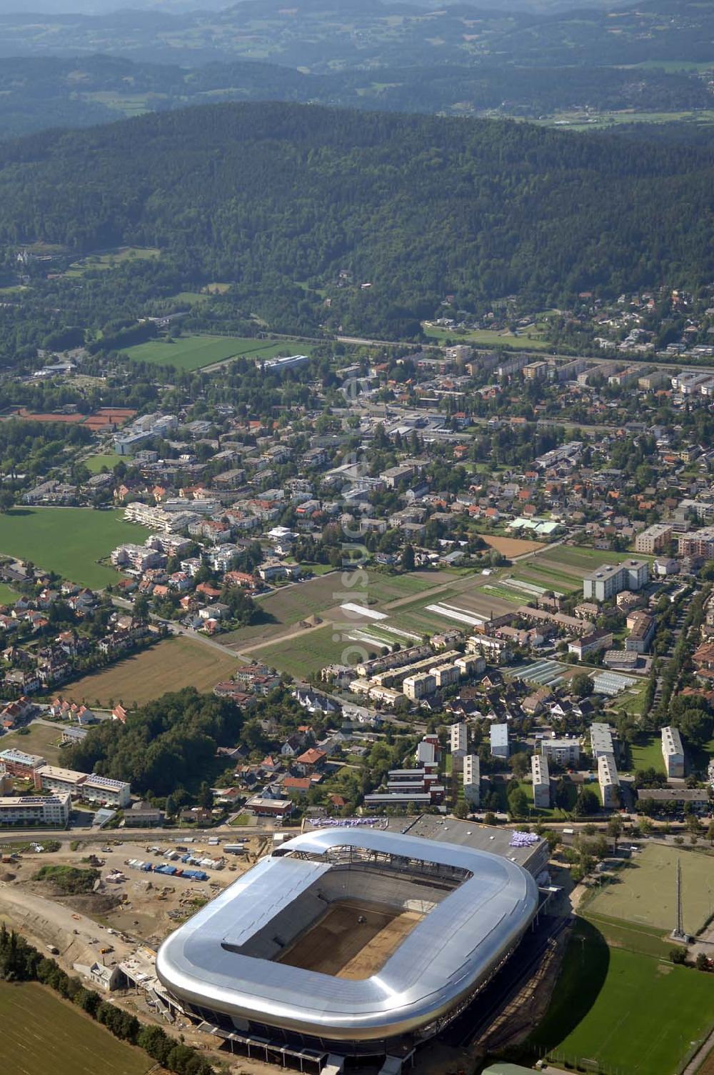 Klagenfurt von oben - Blick auf die Hypo-Arena in Klagenfurt