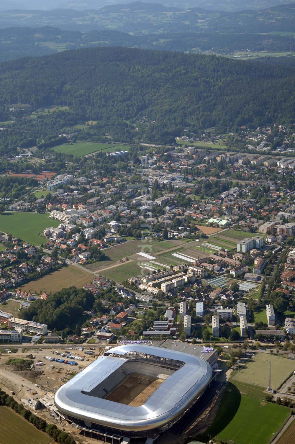 Klagenfurt aus der Vogelperspektive: Blick auf die Hypo-Arena in Klagenfurt