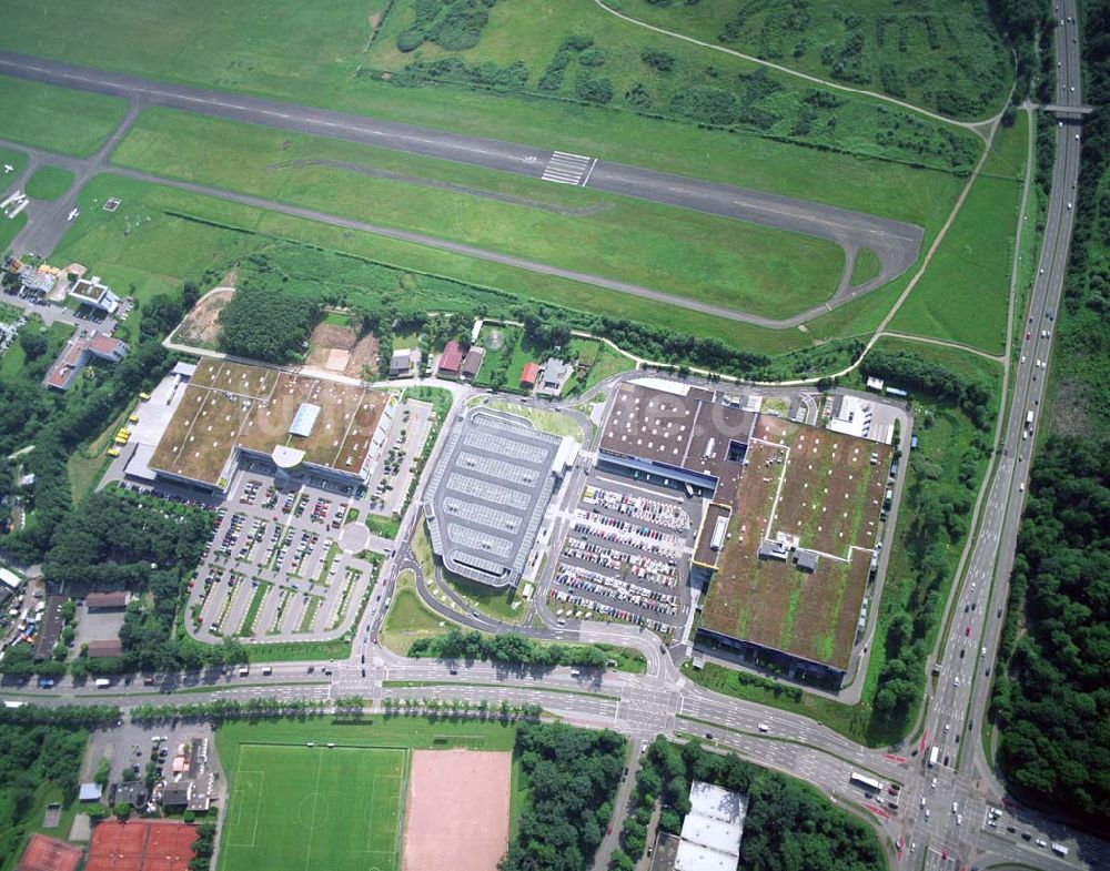 Luftaufnahme FREIBURG - Blick auf das IKEA-Einrichtungshaus in Freiburg nach dem Um- und Ausbau