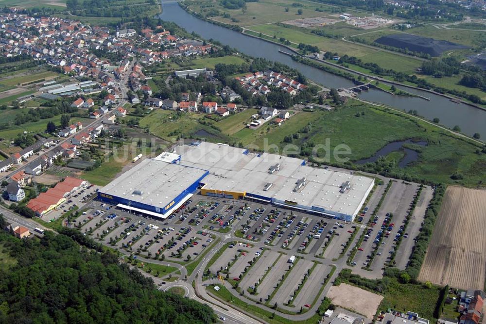 Saarlouis aus der Vogelperspektive: Blick auf das IKEA Einrichtungshaus Saarlouis