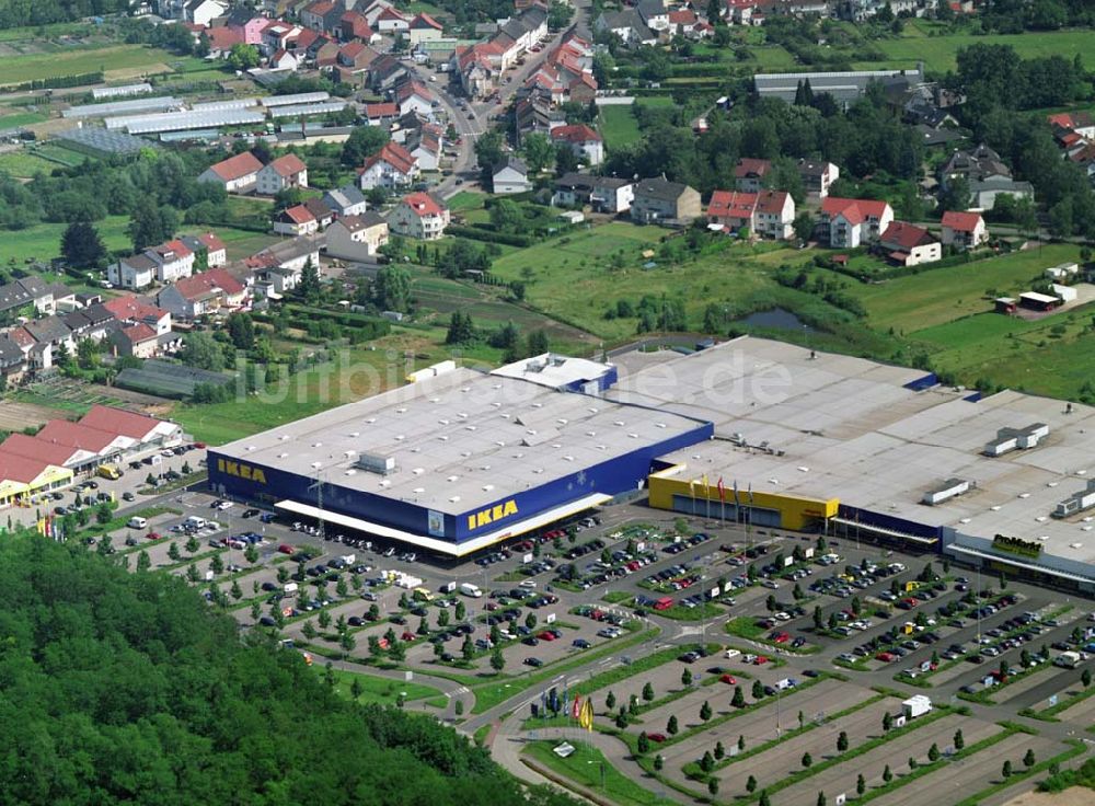 Saarlouis aus der Vogelperspektive: Blick auf das IKEA Einrichtungshaus Saarlouis