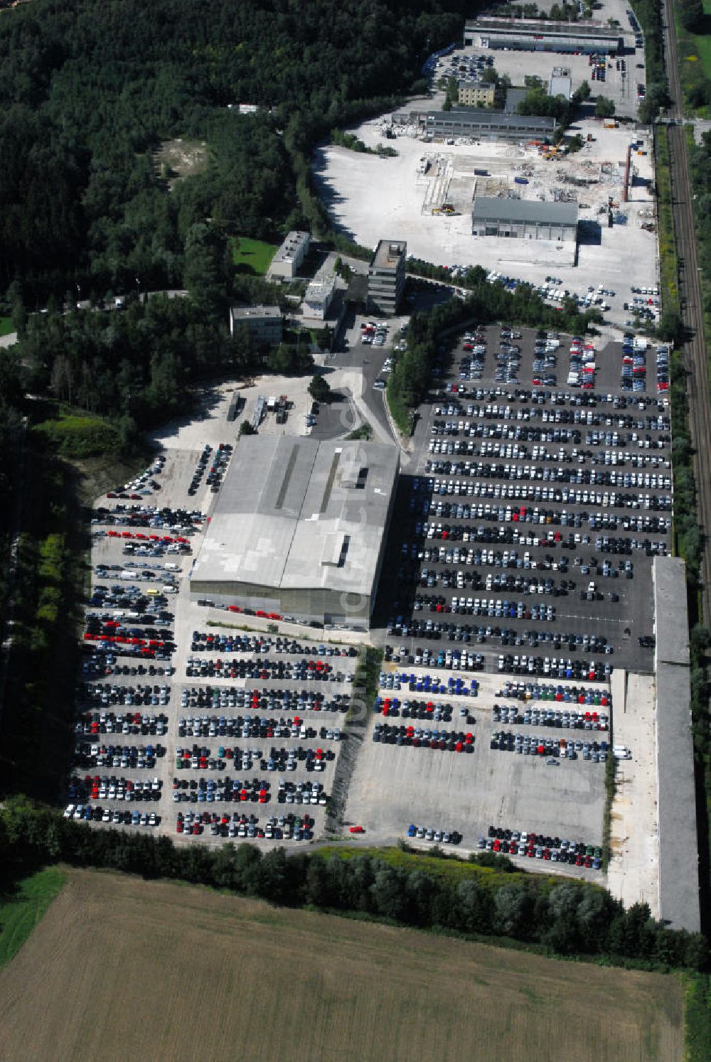 Luftaufnahme Emmering OT Untere Au - Blick auf das Industriegebiet Emmering und auf das Gewerbegebiet an der Moosfeldstraße