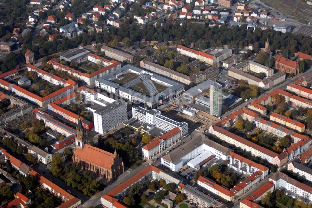 Luftbild Neubrandenburg - Blick auf die Innenstadt von Neubrandenburg mit dem Marktplatz-Center