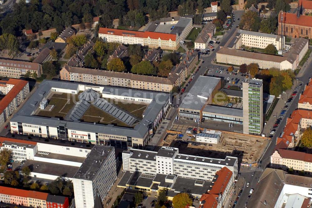 Luftaufnahme Neubrandenburg - Blick auf die Innenstadt von Neubrandenburg mit dem Marktplatz-Center