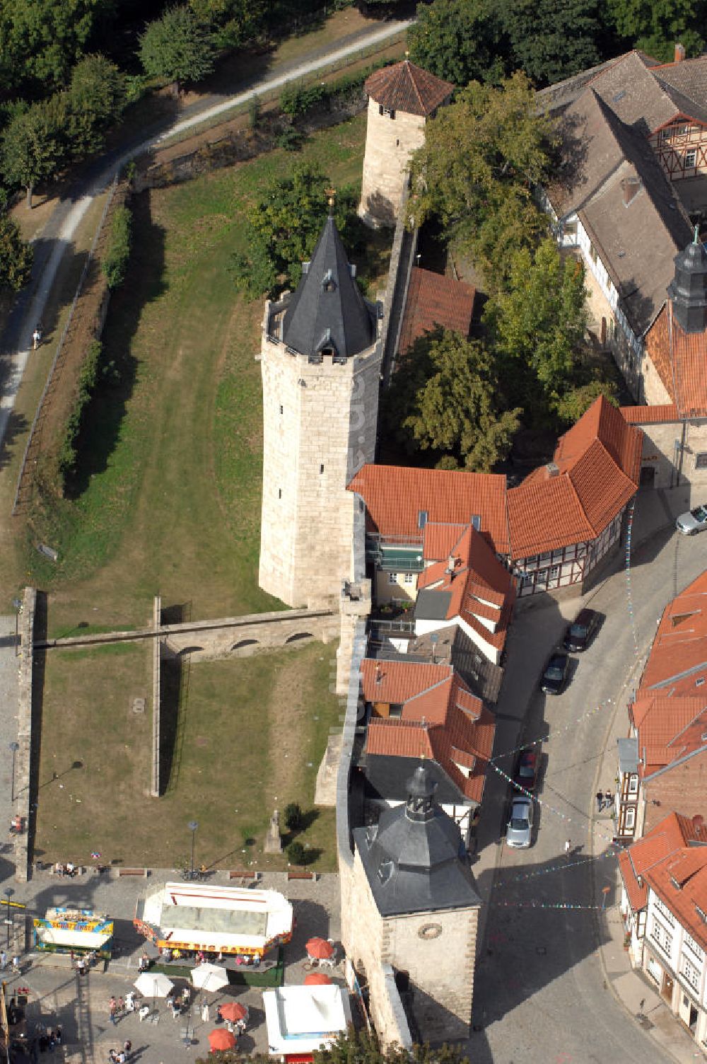 Luftbild Mühlhausen - Blick auf das Innere Frauentor in Mühlhausen