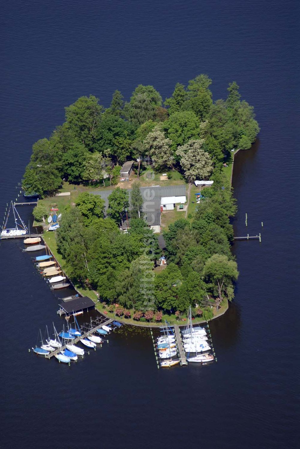 Luftbild Rüdersdorf - Blick auf die Insel Großer Rohrwall im Langer See