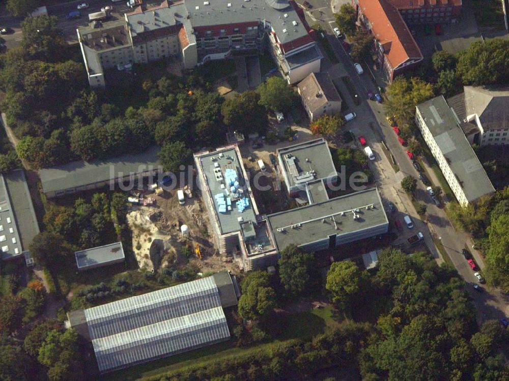 Luftbild Berlin-Lichtenberg - Blick auf das Institut für Zoo- und Wildtierforschung in Lichtenberg