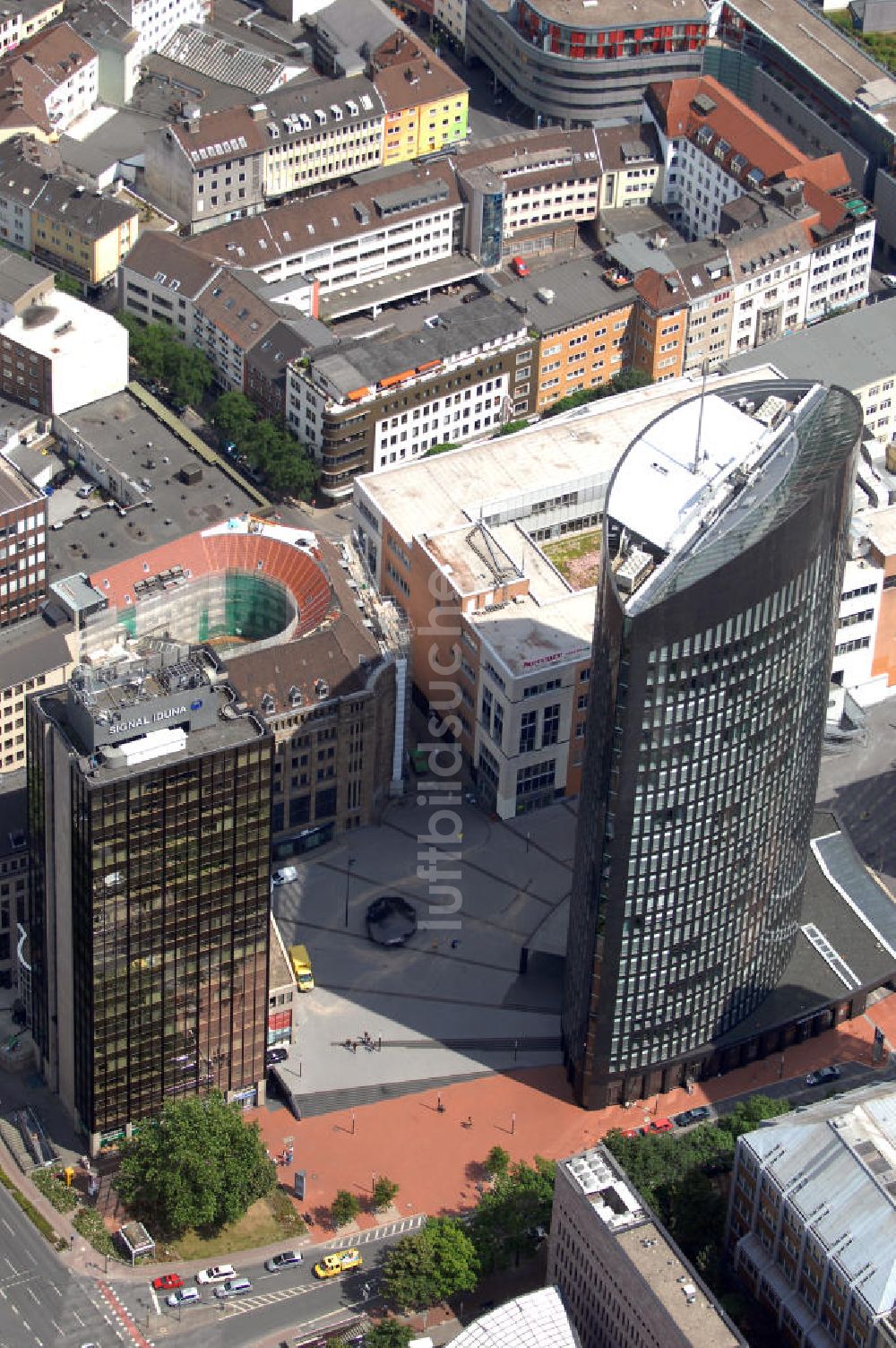 Dortmund von oben - Blick auf das IWO-Hochhaus und den RWE-Tower in Dortmund