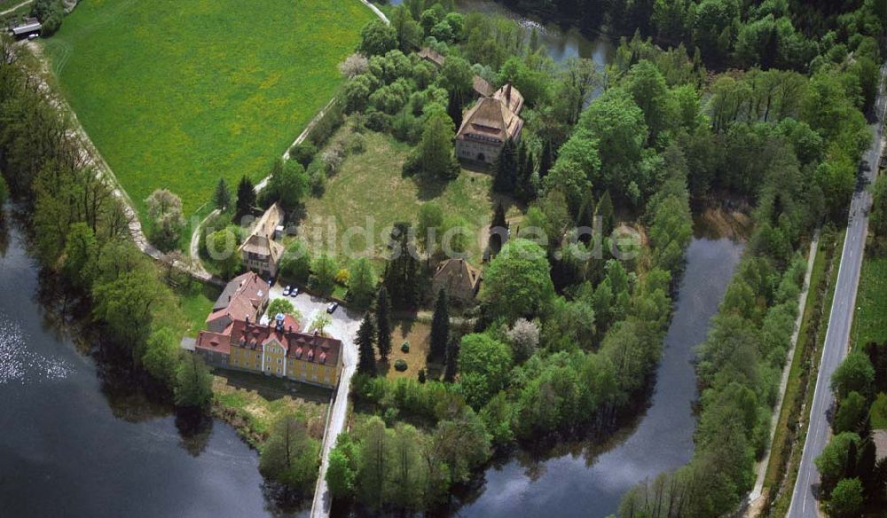 Luftbild Tharandt - Blick auf das Jagdschloss Grillenburg im Tharandter Wald