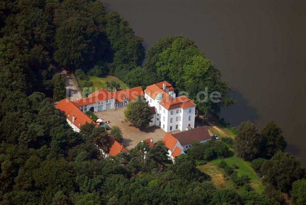 Berlin aus der Vogelperspektive: Blick auf das Jagdschloss Grunewald am Grunewaldsee in Berlin-Dahlem