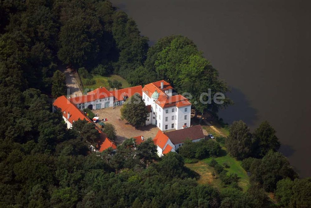 Luftbild Berlin - Blick auf das Jagdschloss Grunewald am Grunewaldsee in Berlin-Dahlem