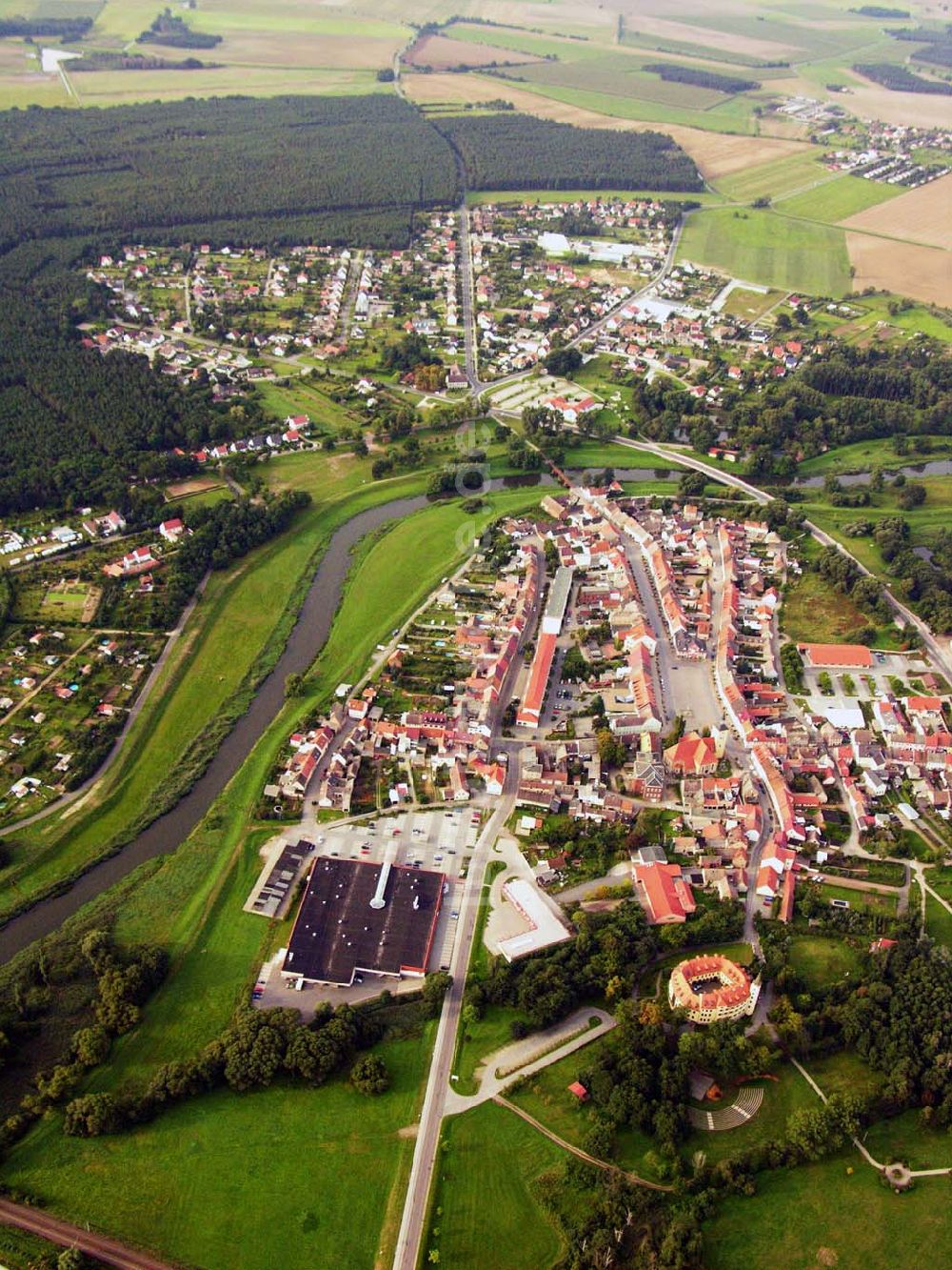 Jessen aus der Vogelperspektive: Blick auf Jessen und das Schloss