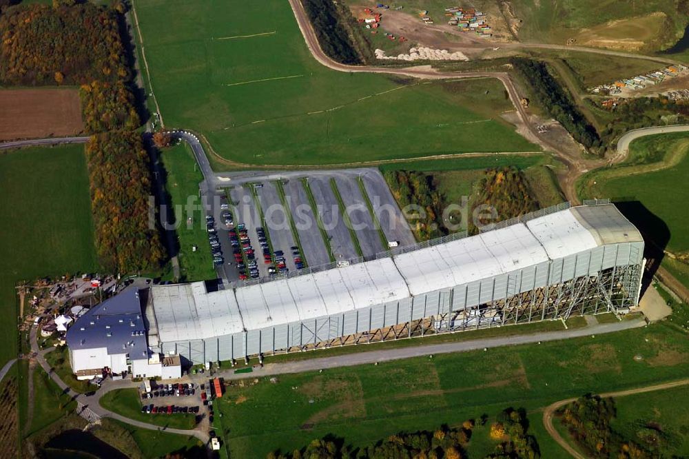 Neuss von oben - Blick auf die Jever Skihalle Neuss