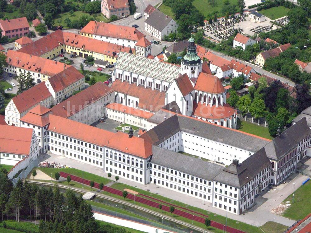 Kaisheim / Bayern von oben - Blick auf die Justizvollzugsanstallt Kaisheim/Neuhof.