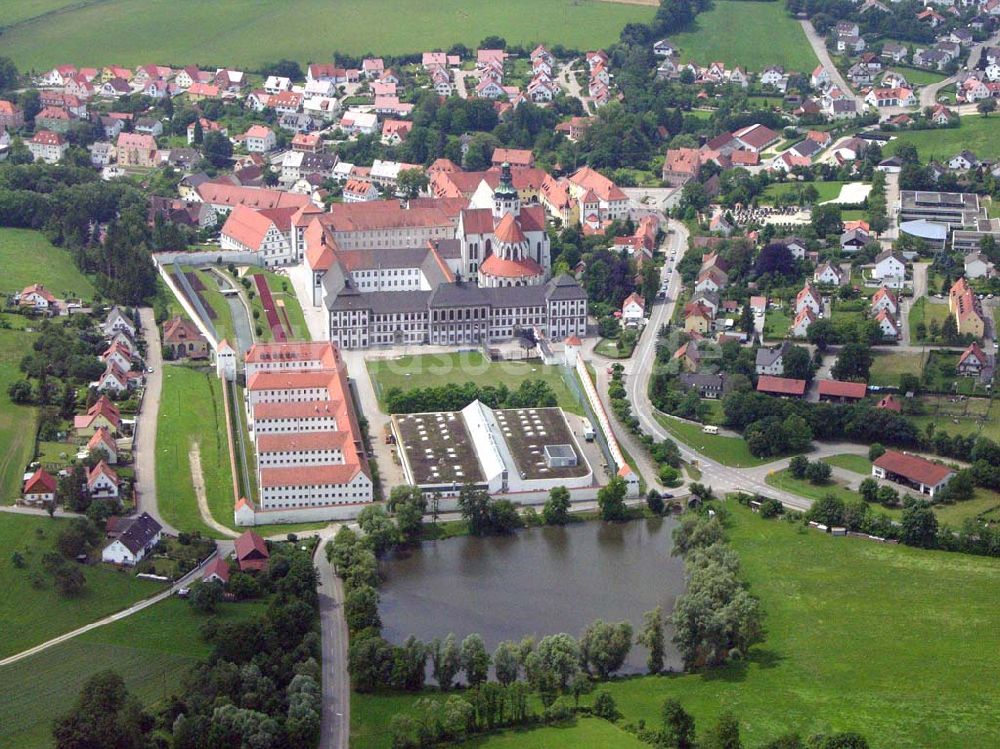 Kaisheim / Bayern von oben - Blick auf die Justizvollzugsanstallt Kaisheim/Neuhof.