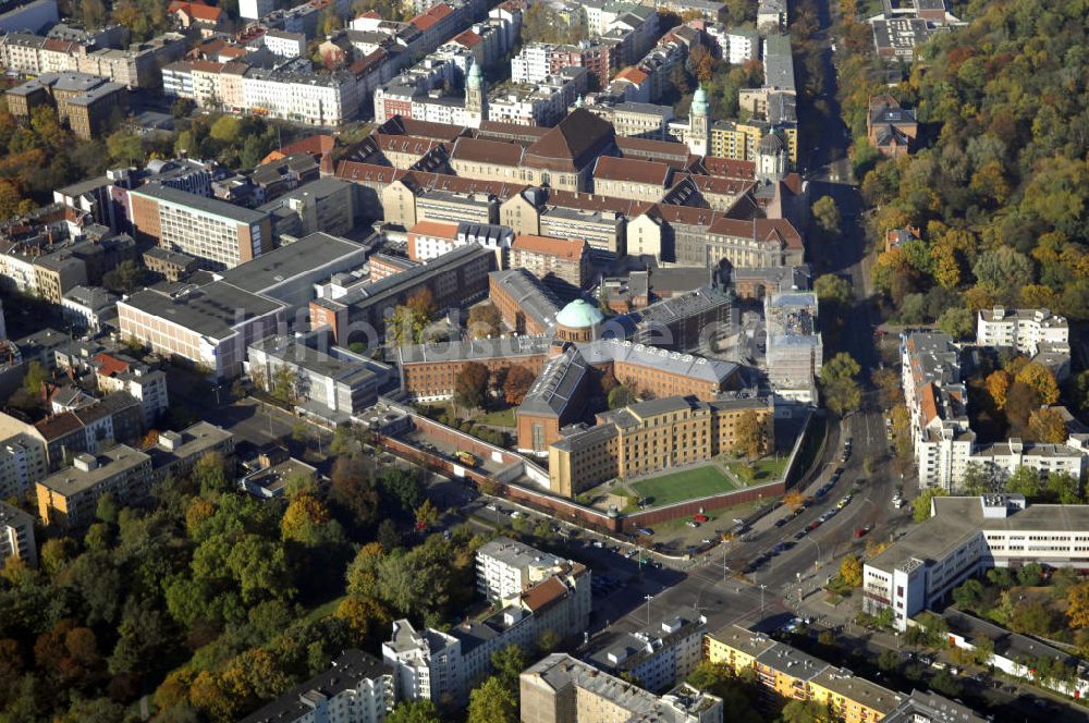 Berlin aus der Vogelperspektive: Blick auf die JVA Moabit in Berlin