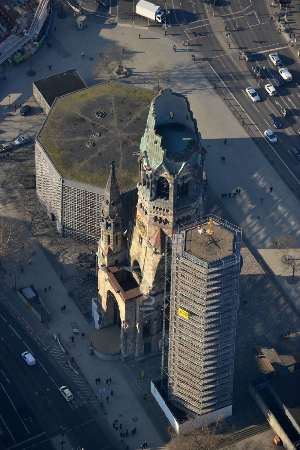 Luftbild Berlin - Blick auf die Kaiser-Wilhelm-Gedächtniskirche in Berlin