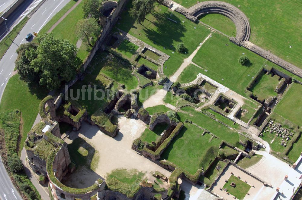 Luftbild Trier - Blick auf die Kaiserthermen in Trier