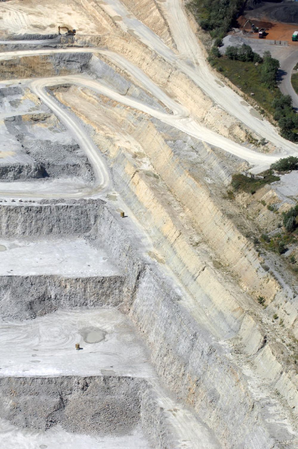 Luftbild Rüdersdorf - Blick auf die Kalkstein - Terrassen bei Rüdersdorf