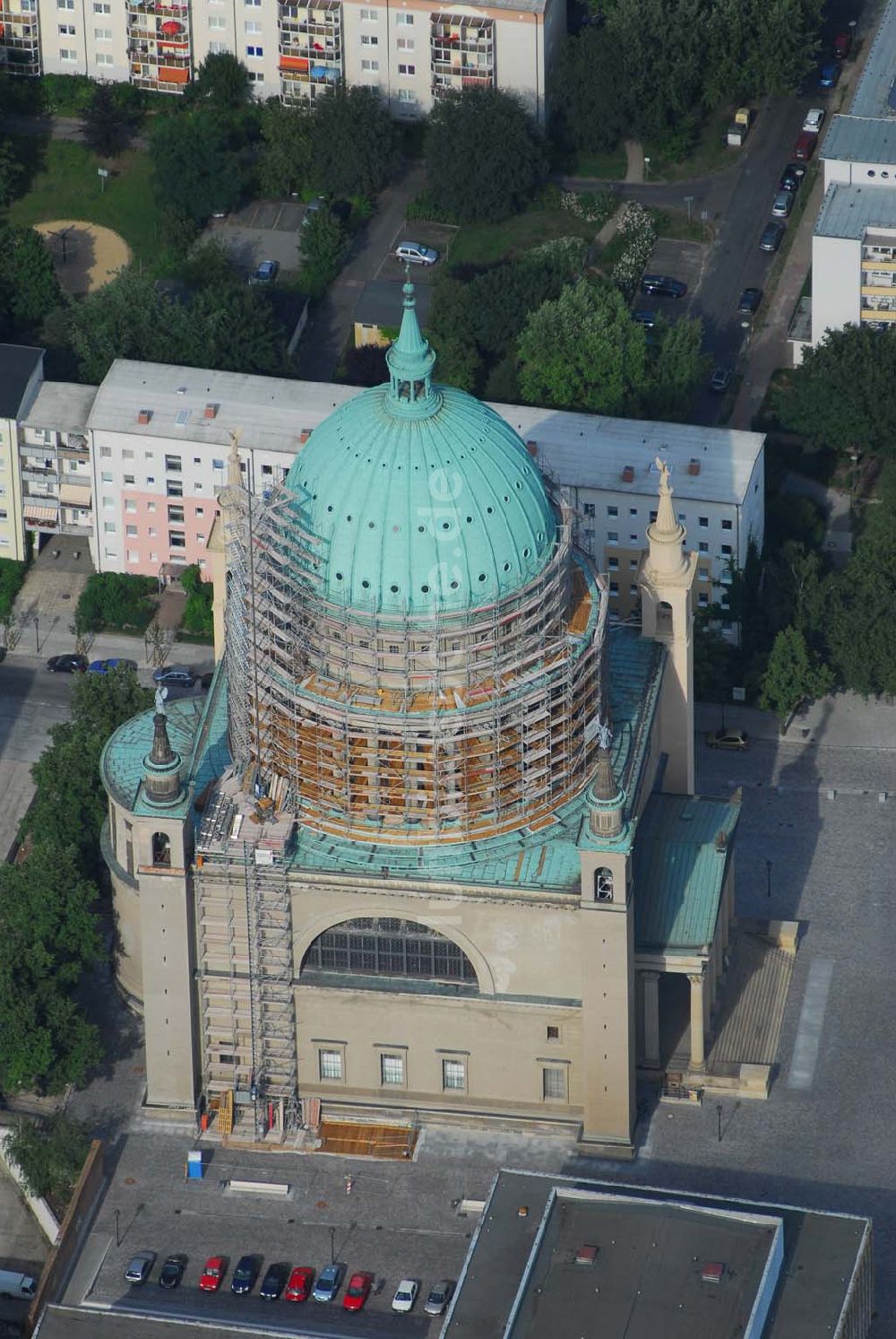 Luftaufnahme Potsdam - Blick auf von Karl Friedrich Schinkel entworfene, eingerüstete Nikolaikirche am Alten Markt in Potsdam