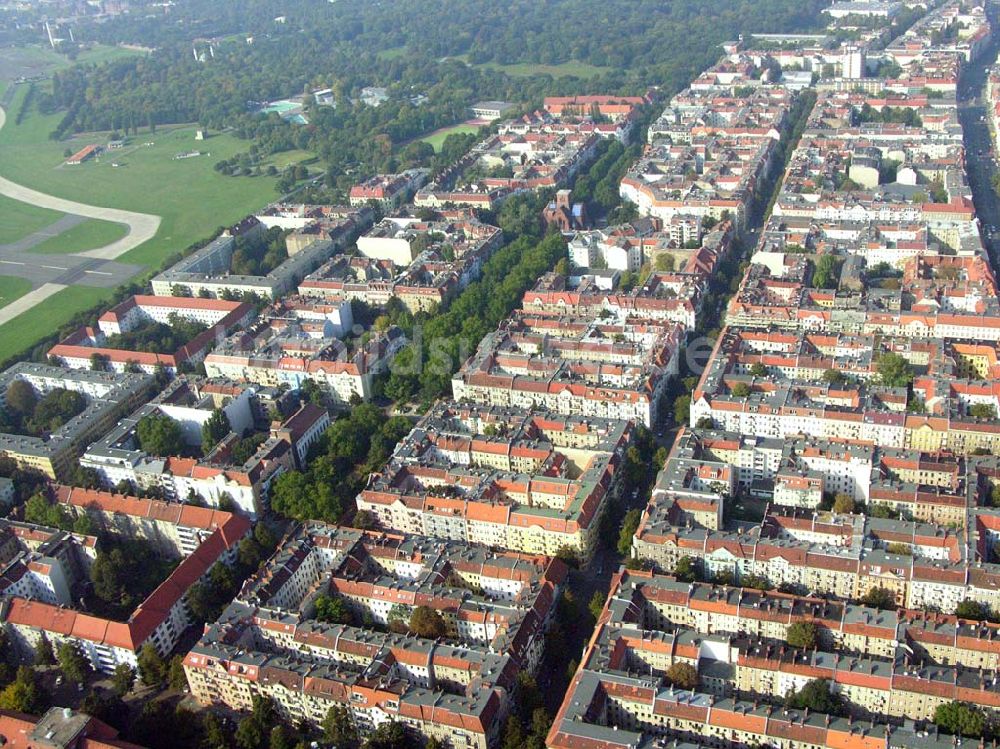 Berlin-Neuköln aus der Vogelperspektive: Blick auf die Karl-Marx-Strasse in Berlin Neuköln