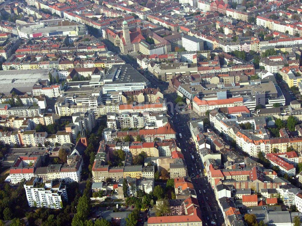 Berlin-Neuköln aus der Vogelperspektive: Blick auf die Karl-Marx-Strasse in Berlin Neuköln