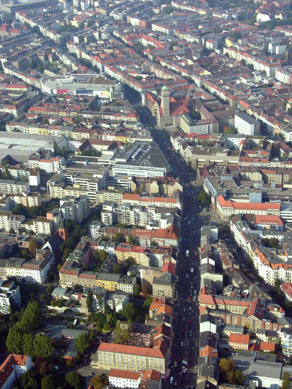 Luftbild Berlin-Neuköln - Blick auf die Karl-Marx-Strasse in Berlin Neuköln