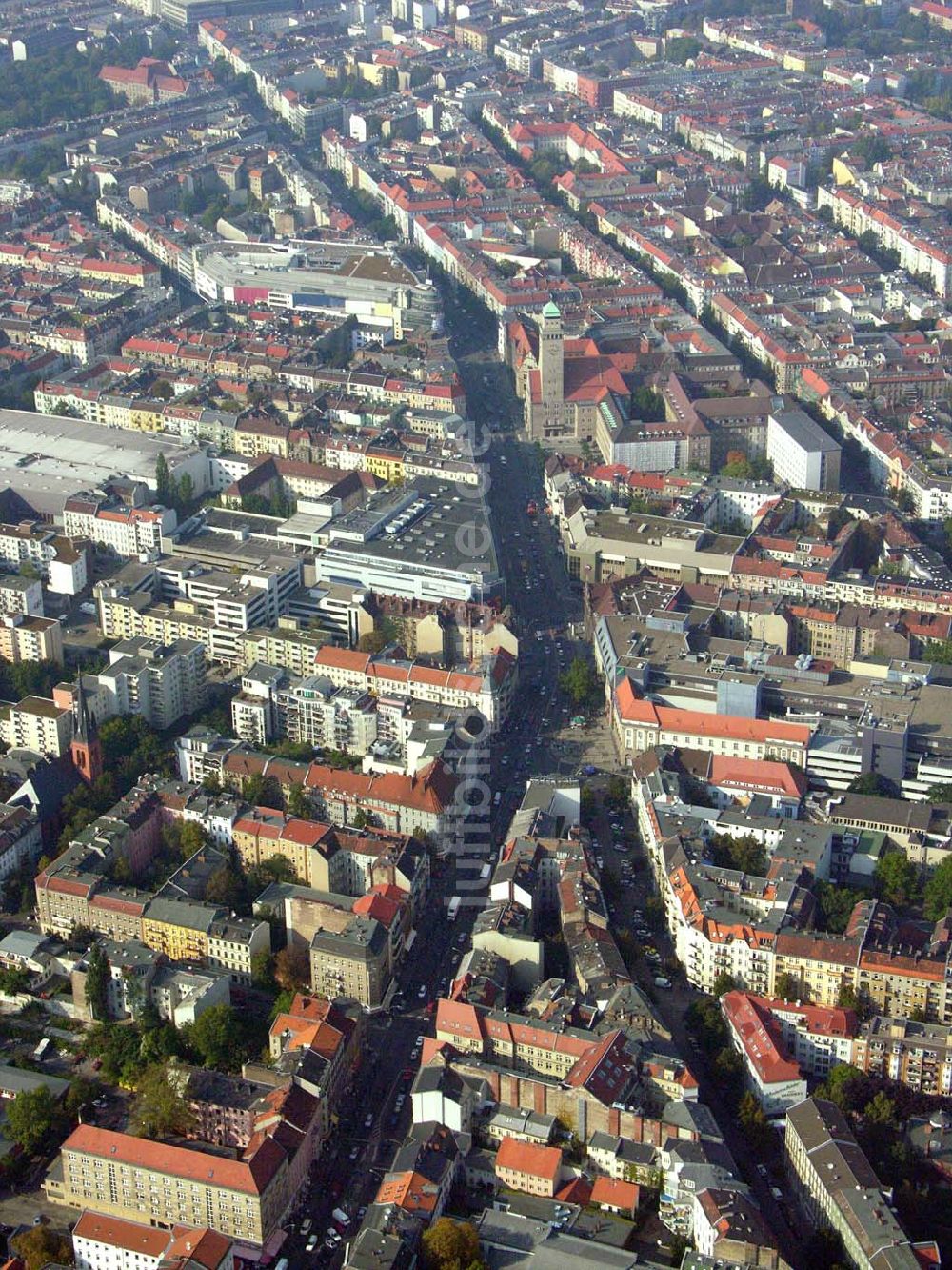 Luftaufnahme Berlin-Neuköln - Blick auf die Karl-Marx-Strasse in Berlin Neuköln